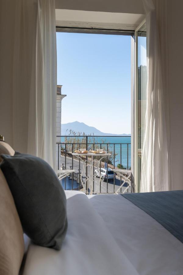 Naro Suites And Rooms Bacoli Ngoại thất bức ảnh