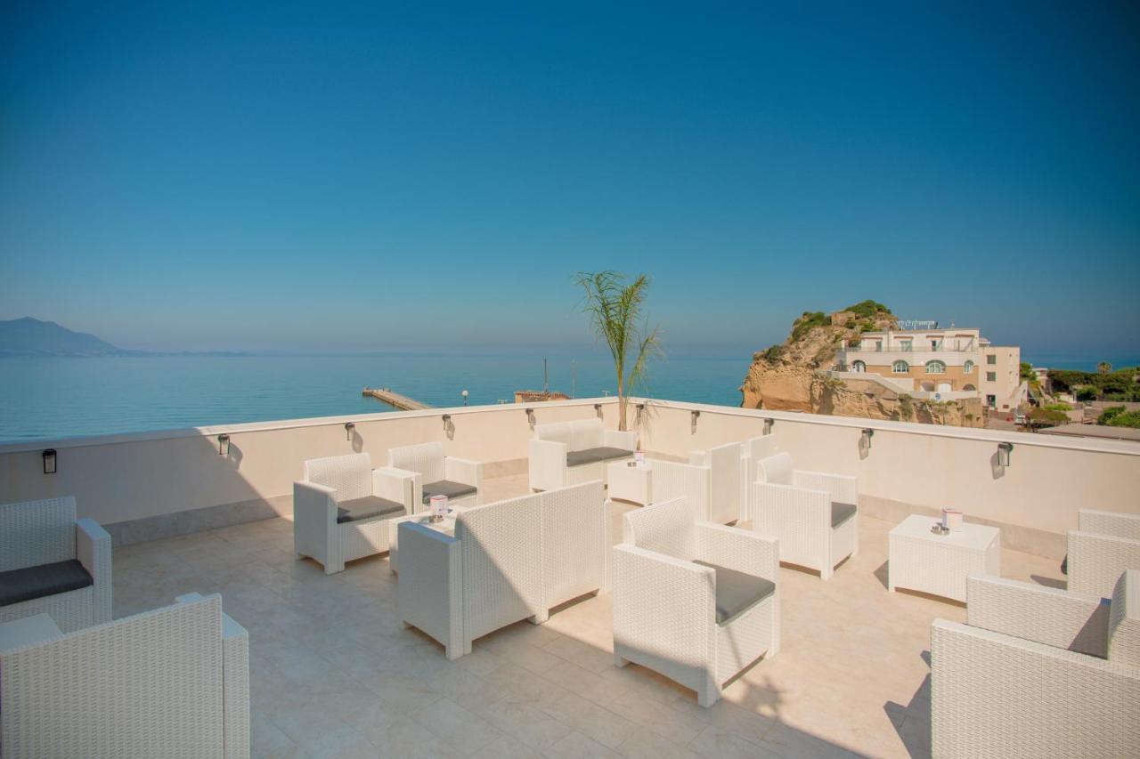 Naro Suites And Rooms Bacoli Ngoại thất bức ảnh