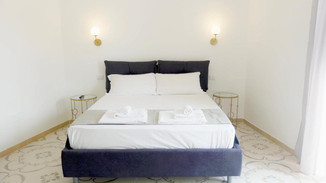Naro Suites And Rooms Bacoli Ngoại thất bức ảnh